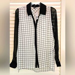 Forever 21 button down shirt. NWT, Small